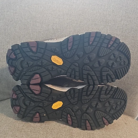 Merrell Gray and Black Hiking Shoes Like NEW - Picture 3 of 6